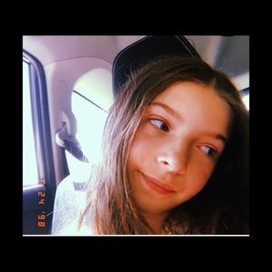 Meet your Posher, Mia